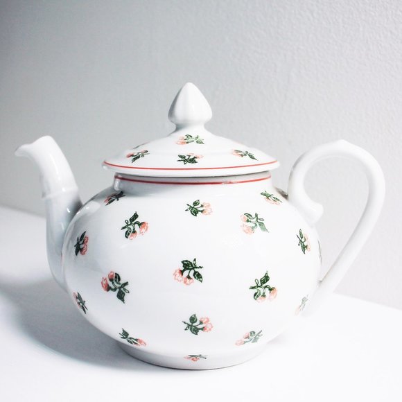 Pillyvuyt Tea Set, Teapot Sugar Creamer Teacups, Tea for Two - Picture 2 of 9